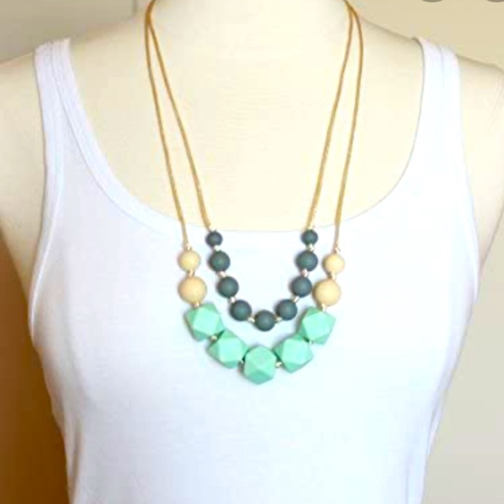 Silicone bead teething necklace for mom